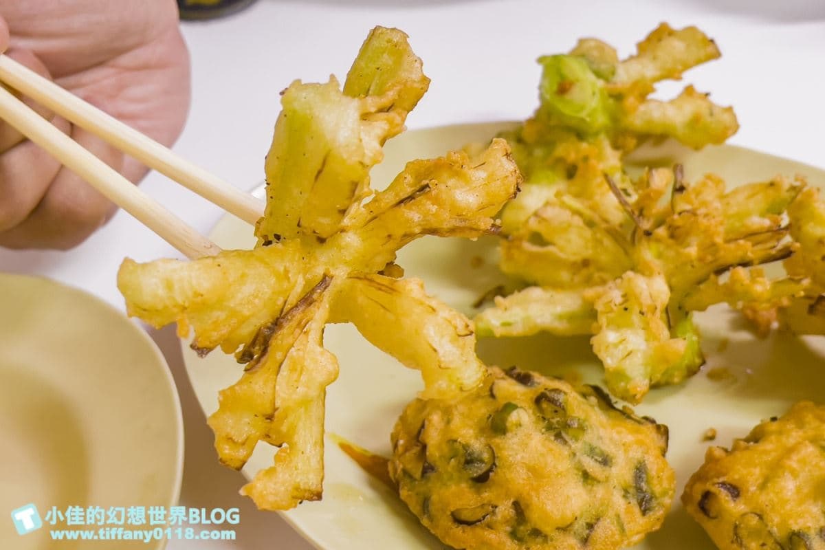 點一輪百元有找!新竹老店「現炸肉粿」一咬就噴香,「炸蒜頭」清甜多汁不蘸醬也好吃 點一輪百元有找!新竹老店「現炸肉粿」一咬就噴香,「炸蒜頭」清甜多汁不蘸醬也好吃