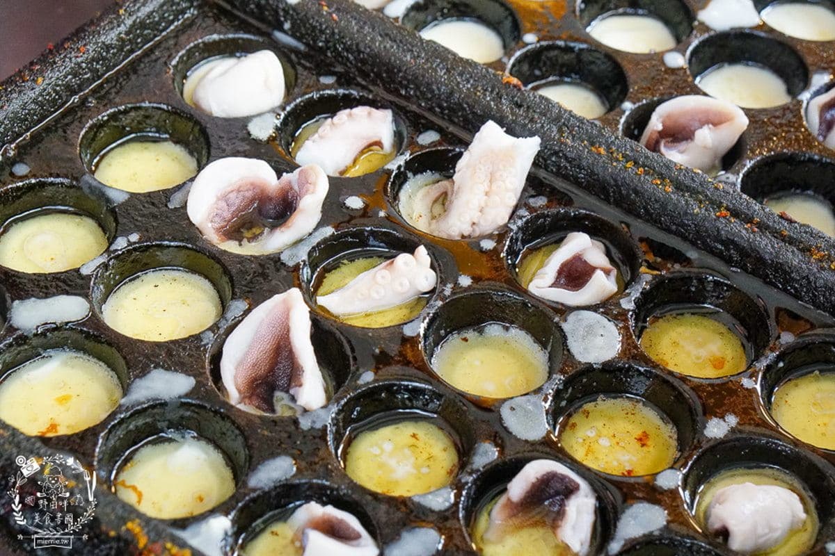 滿滿魚卵、起司太邪惡!高雄「隱藏版」章魚燒口味超浮誇,還有馬卡龍淋煉乳螞蟻人必嘗 滿滿魚卵、起司太邪惡!高雄「隱藏版」章魚燒口味超浮誇,還有馬卡龍淋煉乳螞蟻人必嘗