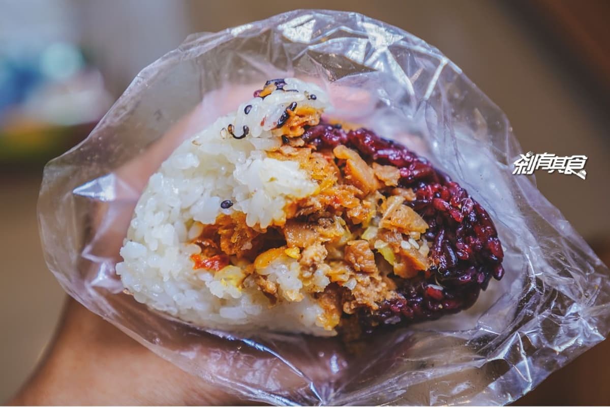 外帶吃最方便!台中7家高CP值飯糰:30年阿婆老店、客家小炒內餡、紫米雙色 外帶吃最方便!台中7家高CP值飯糰:30年阿婆老店、客家小炒內餡、紫米雙色