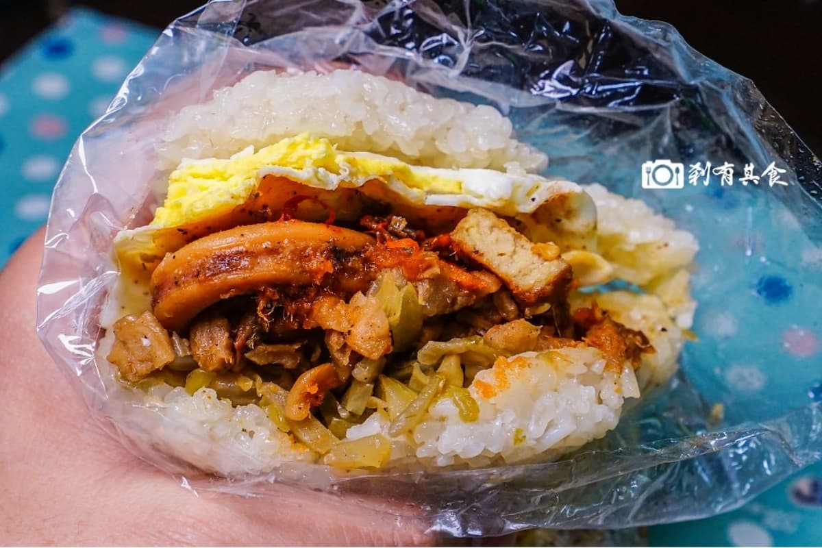 外帶吃最方便!台中7家高CP值飯糰:30年阿婆老店、客家小炒內餡、紫米雙色 外帶吃最方便!台中7家高CP值飯糰:30年阿婆老店、客家小炒內餡、紫米雙色