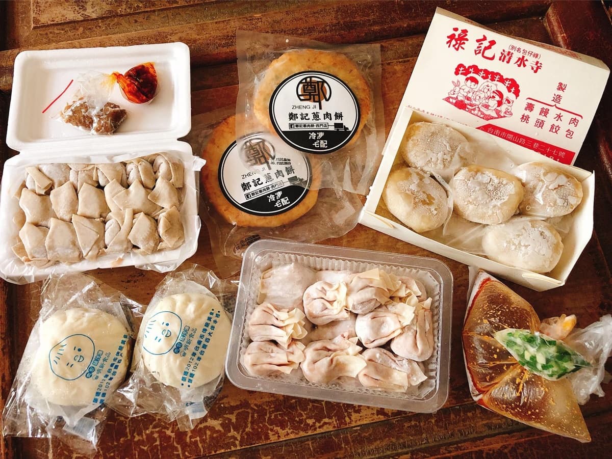 直接把台南搬回家!超過400歲6大老店美食組合包,還有「巨無霸豬飼料」超狂零食 直接把台南搬回家!超過400歲6大老店美食組合包,還有「巨無霸豬飼料」超狂零食