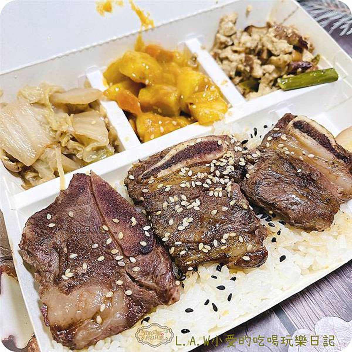 CP值爆表便當店!95元可吃炙燒牛小排、椒鹽松阪豬,日料等級「雙魚飯」也只要150元 CP值爆表便當店!95元可吃炙燒牛小排、椒鹽松阪豬,日料等級「雙魚飯」也只要150元