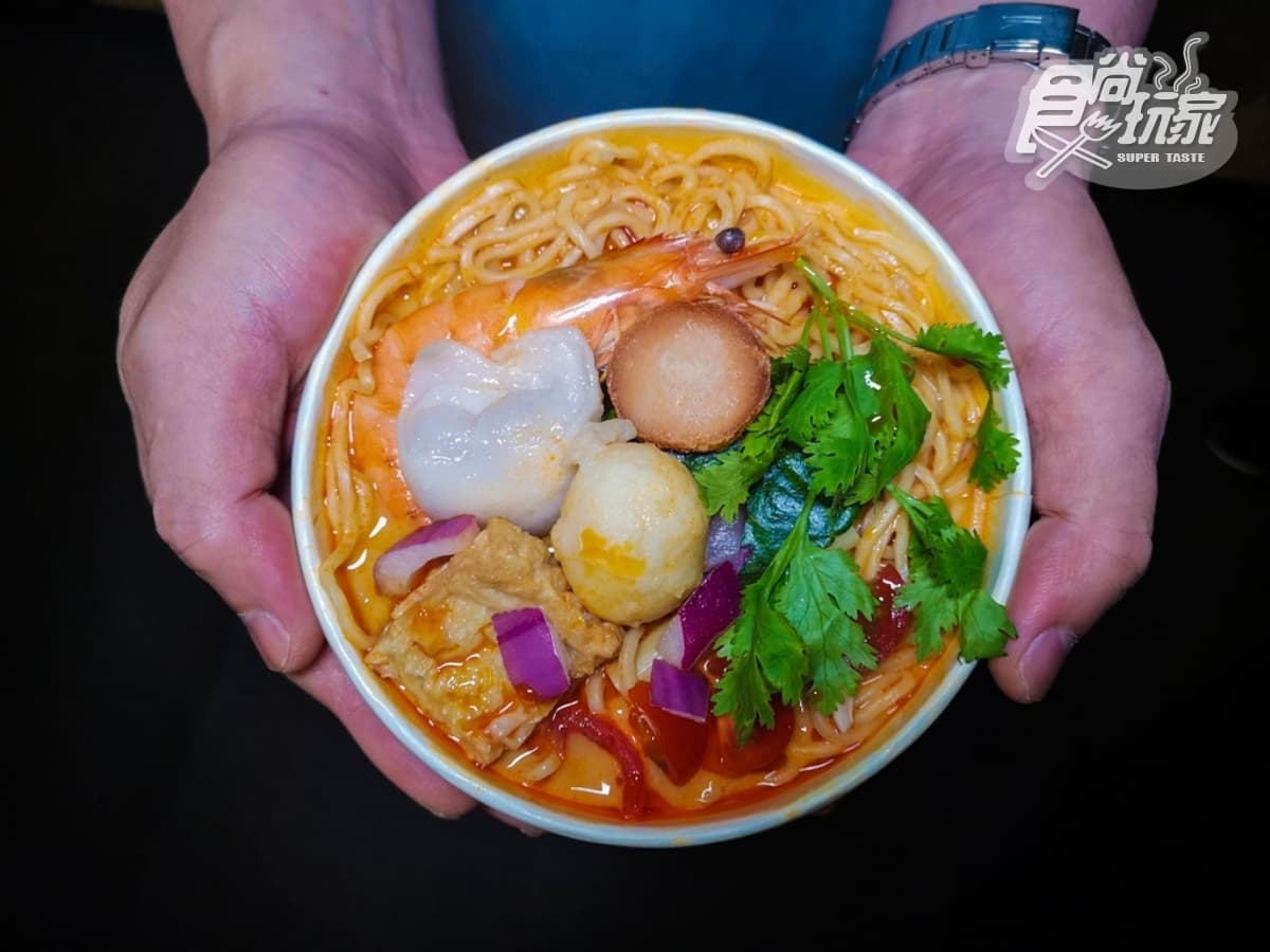 超殺外帶優惠!泰式鍋物推「當月壽星幾歲送幾隻蝦」,澎派海陸餐加贈「2公升泰奶塔」 超殺外帶優惠!泰式鍋物推「當月壽星幾歲送幾隻蝦」,澎派海陸餐加贈「2公升泰奶塔」