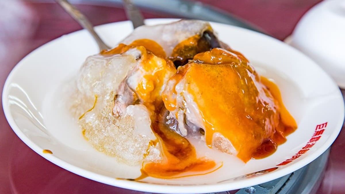 比臉還大!30年海鮮餐廳暴紅「巨無霸肉圓」得用刀叉吃,滿滿8種餡料1顆只要90元 比臉還大!30年海鮮餐廳暴紅「巨無霸肉圓」得用刀叉吃,滿滿8種餡料1顆只要90元