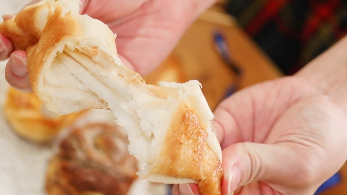 防疫早餐就靠它!25年烘焙坊「麵包箱」只要650元,先嗑辮子造型肉桂捲、滿餡紅豆丹麥 防疫早餐就靠它!25年烘焙坊「麵包箱」只要650元,先嗑辮子造型肉桂捲、滿餡紅豆丹麥