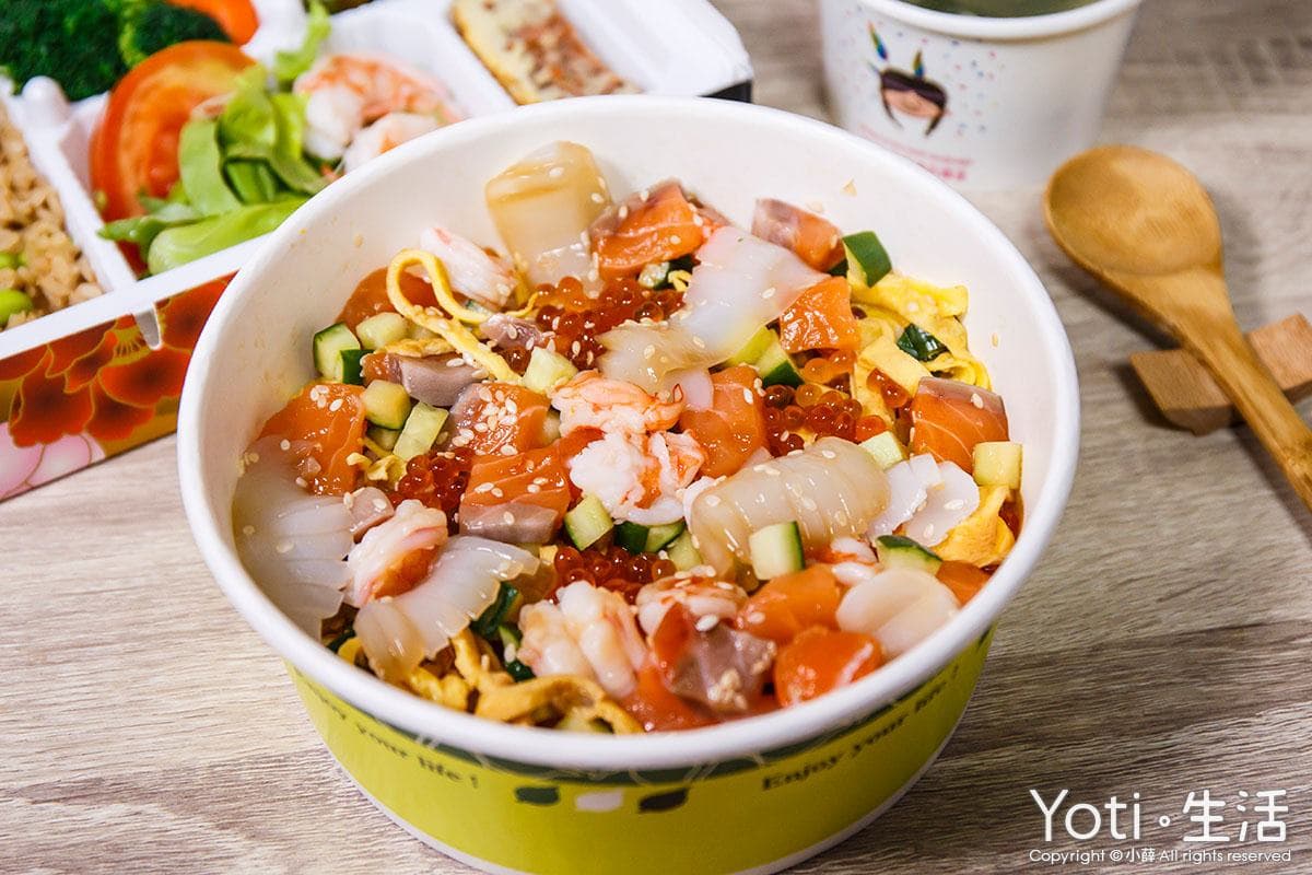 WFH輕鬆吃!道地「日式家庭料理」必嘗限量滿料散壽司,現打手工漢堡排大塊又軟嫩 WFH輕鬆吃!道地「日式家庭料理」必嘗限量滿料散壽司,現打手工漢堡排大塊又軟嫩