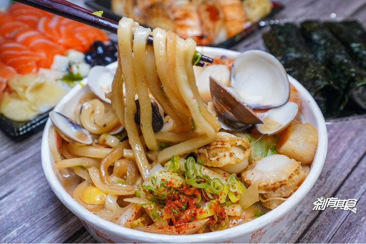隱藏版日料!高CP值「壽司餐盒」只要250元,爆量「厚切鮭魚丼」滿到看不見醋飯 隱藏版日料!高CP值「壽司餐盒」只要250元,爆量「厚切鮭魚丼」滿到看不見醋飯