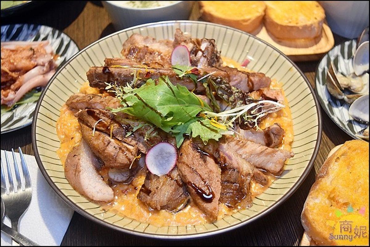連醬汁都自己熬!IG暴紅餐廳必試酒香濃郁「毒癮醬」,整尾舒肥魷魚燉飯太浮誇 連醬汁都自己熬!IG暴紅餐廳必試酒香濃郁「毒癮醬」,整尾舒肥魷魚燉飯太浮誇