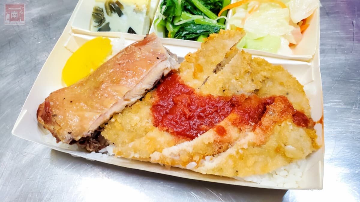 好佛心!老字號日式便當「雙主食+3配菜」只要75元,燒烤雞腿、炸豬排都吃得到 好佛心!老字號日式便當「雙主食+3配菜」只要75元,燒烤雞腿、炸豬排都吃得到