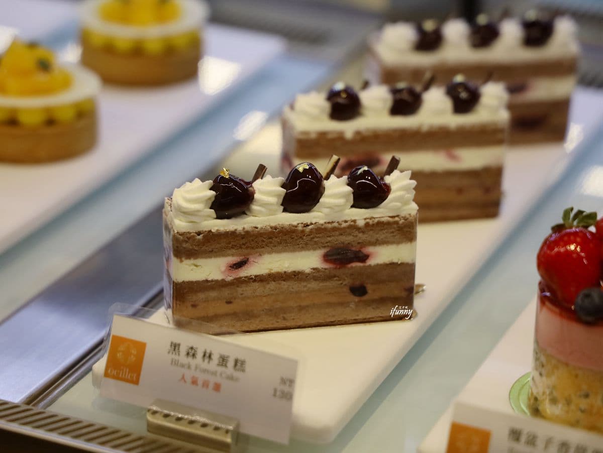 解封前9折!蛋糕坊竟能外帶巨無霸「粉色漢堡」,香料炸雞腿一咬就爆汁 解封前9折!蛋糕坊竟能外帶巨無霸「粉色漢堡」,香料炸雞腿一咬就爆汁