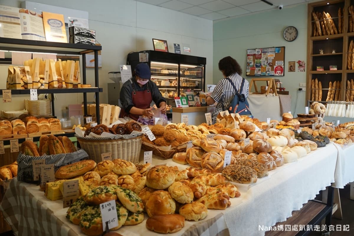 在家享用飯店級麵包!歐式烘焙坊「防疫箱」只要354元,先嗑Q勁墨魚包、大甲芋泥吐司 在家享用飯店級麵包!歐式烘焙坊「防疫箱」只要354元,先嗑Q勁墨魚包、大甲芋泥吐司