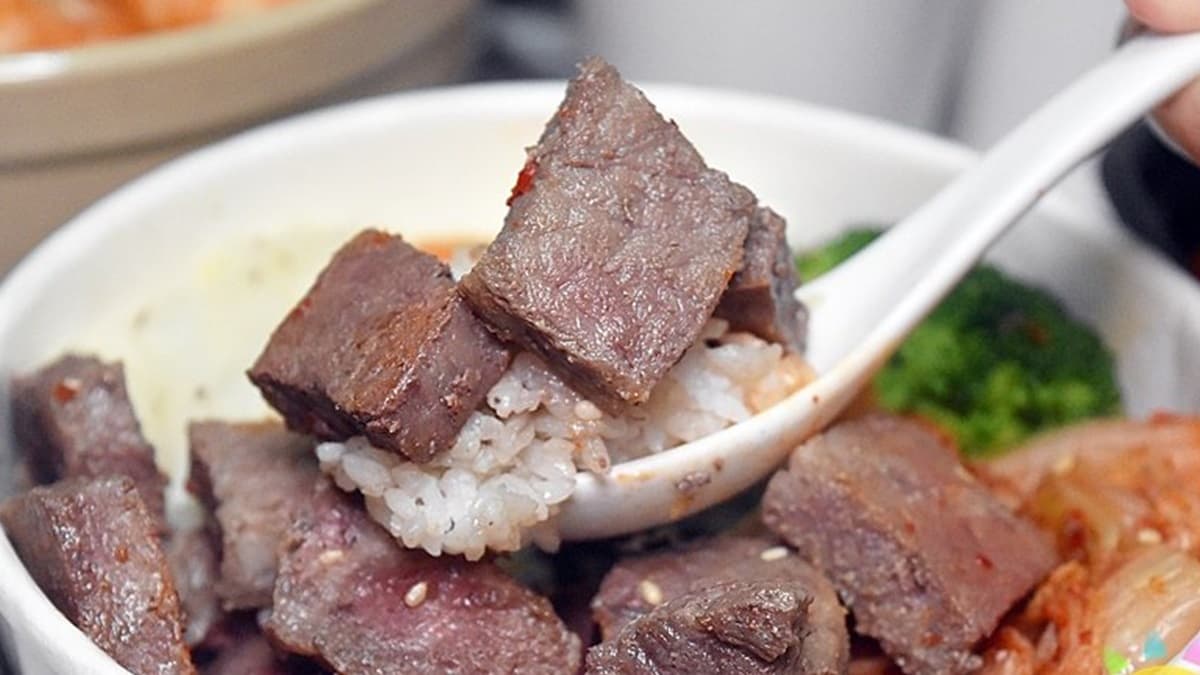 想吃先預約!518元爽嗑爆量雙人「海陸麻奶鍋」,肉控必點鋪滿滿「安格斯牛丼」 想吃先預約!518元爽嗑爆量雙人「海陸麻奶鍋」,肉控必點鋪滿滿「安格斯牛丼」