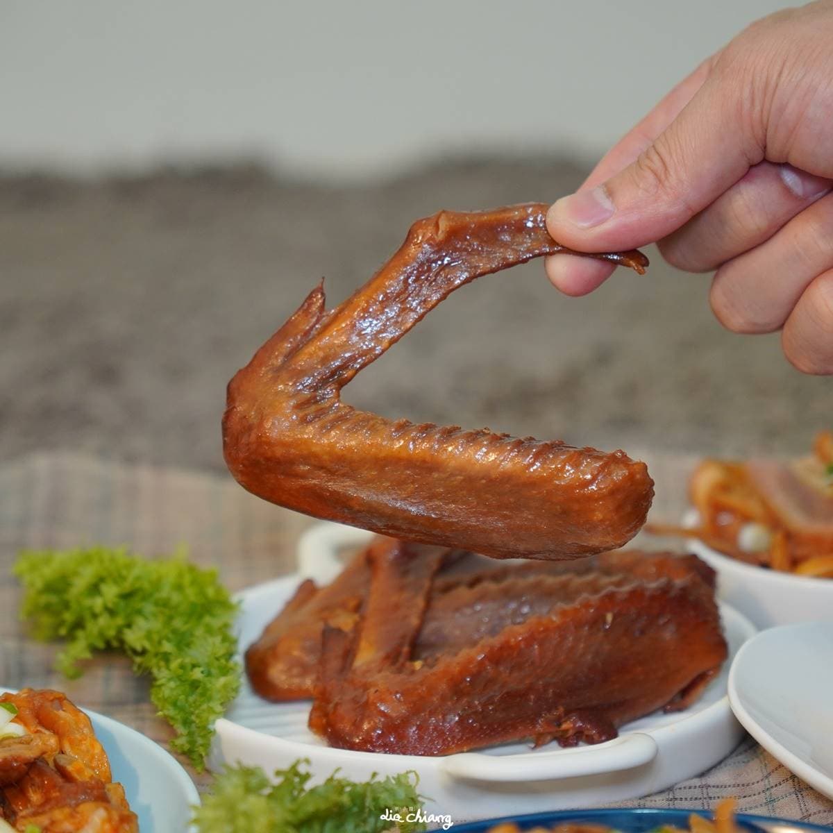 消夜好夥伴!網購人氣「滷味豪華組」爽嗑12品項,無骨煙燻鳳爪、香Q鴨翅退冰就能吃 消夜好夥伴!網購人氣「滷味豪華組」爽嗑12品項,無骨煙燻鳳爪、香Q鴨翅退冰就能吃
