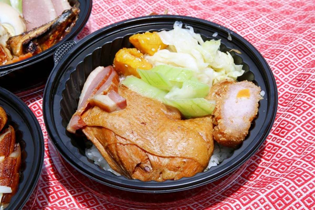 不用上山也能嗑!原民風味餐必吃脆皮鹹豬肉、樹豆滷豬腳,外帶整隻桶仔雞只要500元 不用上山也能嗑!原民風味餐必吃脆皮鹹豬肉、樹豆滷豬腳,外帶整隻桶仔雞只要500元
