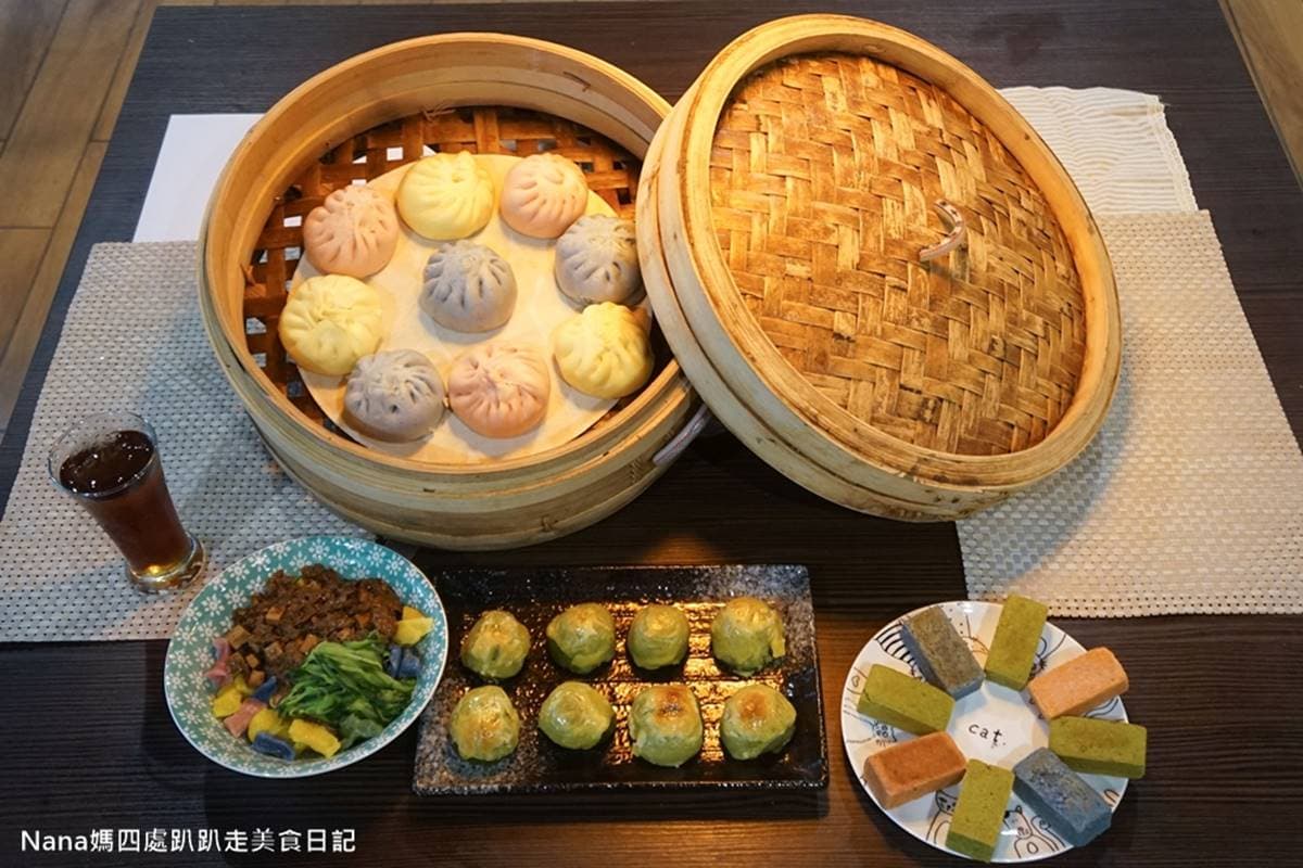 網美也愛!蔬食餐廳「防疫箱」打卡必吃彩色酸菜包、麵疙瘩,草仔粿變身超萌客家小漢堡 網美也愛!蔬食餐廳「防疫箱」打卡必吃彩色酸菜包、麵疙瘩,草仔粿變身超萌客家小漢堡