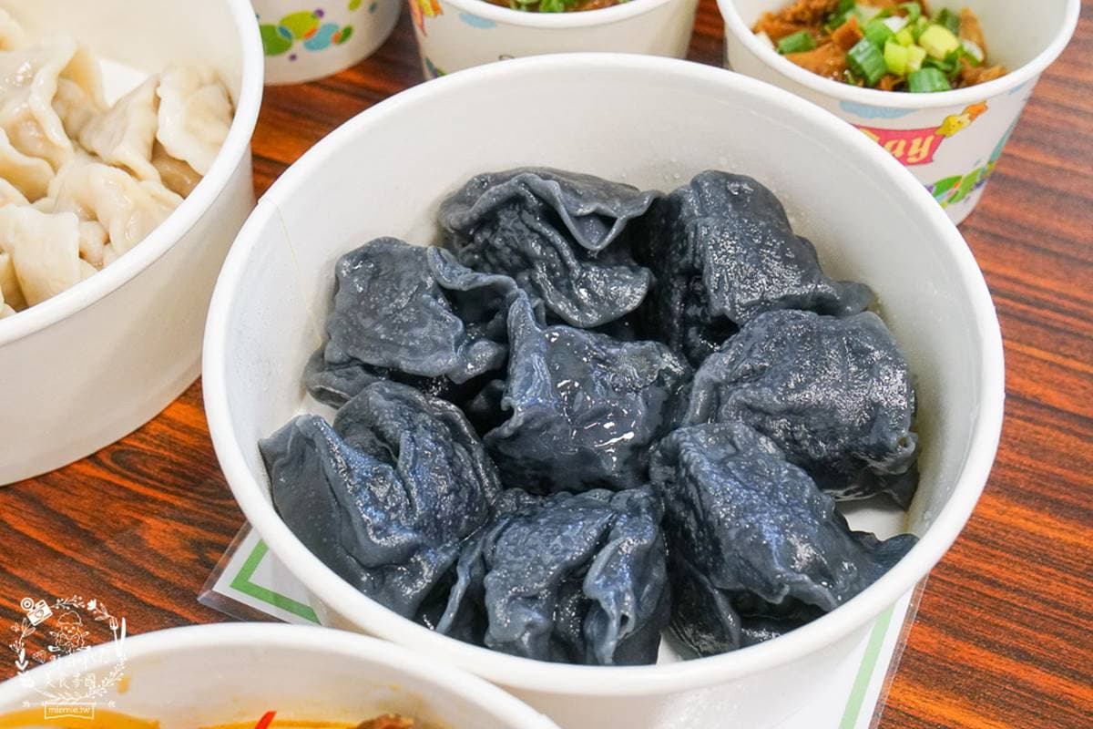超道地!新疆師傅現甩「皮帶麵」1條就吃飽,爆餡「三鮮大元寶」宛如水餃版墨魚丸 超道地!新疆師傅現甩「皮帶麵」1條就吃飽,爆餡「三鮮大元寶」宛如水餃版墨魚丸
