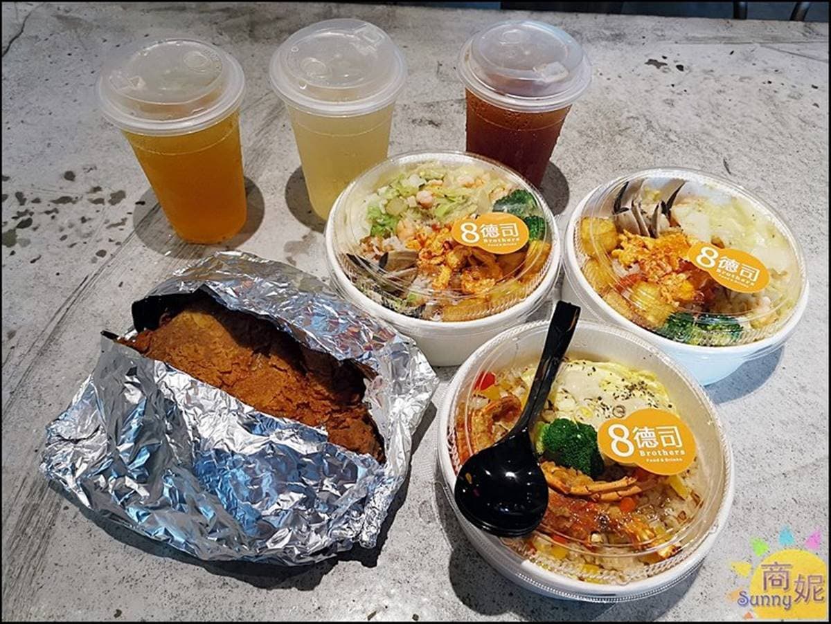 CP值爆表!義式餐館外帶「龍蝦炒飯」只要99元,499元雙人套餐有整隻「紐奧良炸全雞」 CP值爆表!義式餐館外帶「龍蝦炒飯」只要99元,499元雙人套餐有整隻「紐奧良炸全雞」