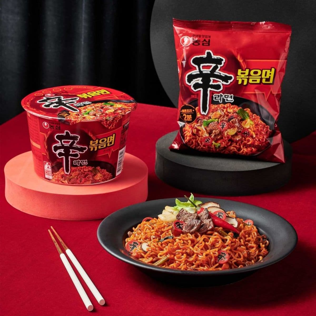 泡麵控先嘗!韓國「辛拉麵」首次推無湯頭「炒拉麵」,挑戰嗜辣極限 泡麵控先嘗!韓國「辛拉麵」首次推無湯頭「炒拉麵」,挑戰嗜辣極限