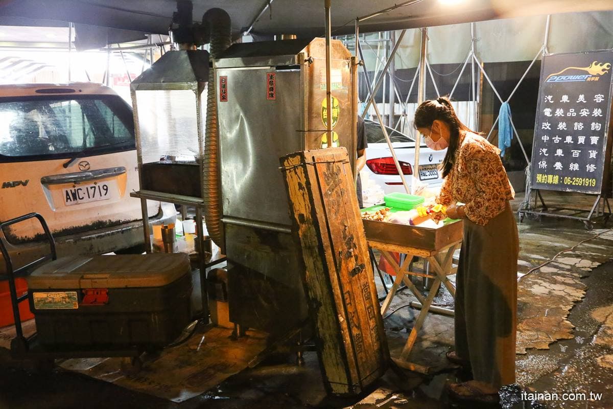 先滷後烤超入味!隱藏版日式串燒嘗得到「龍眼木」燻香,必嗑外酥內Q雞皮、軟嫩甜不辣 先滷後烤超入味!隱藏版日式串燒嘗得到「龍眼木」燻香,必嗑外酥內Q雞皮、軟嫩甜不辣