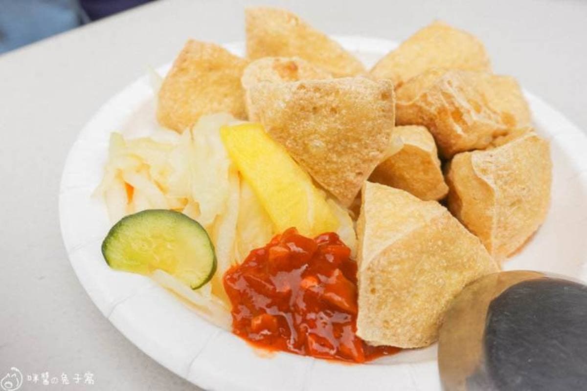嘗過1次就上癮!銅板價「土魠魚羹」吃得到大塊鮮嫩魚肉,內行人套餐必搭噴汁臭豆腐 嘗過1次就上癮!銅板價「土魠魚羹」吃得到大塊鮮嫩魚肉,內行人套餐必搭噴汁臭豆腐