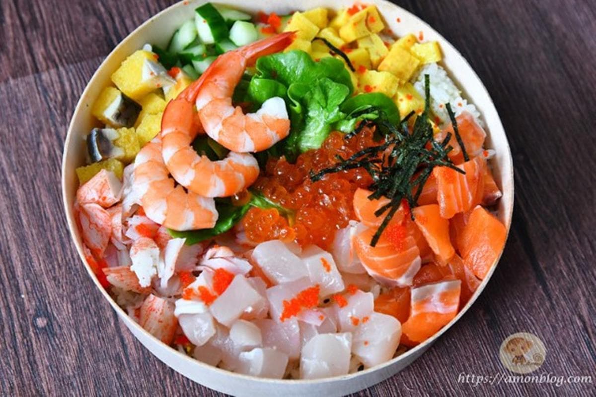 買愈多省愈多!老字號「海鮮餐廳」外帶5道菜只要800元,先嗑滿料生魚飯、芒果骰子牛 買愈多省愈多!老字號「海鮮餐廳」外帶5道菜只要800元,先嗑滿料生魚飯、芒果骰子牛