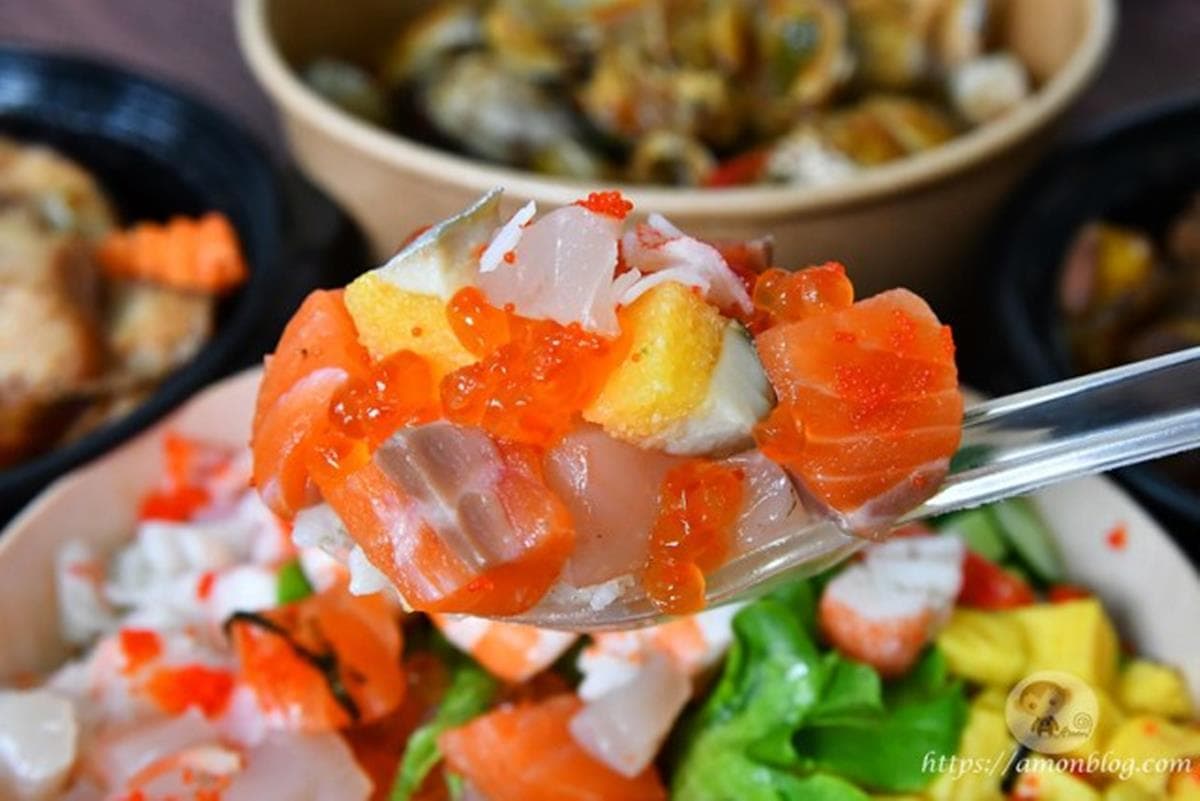 買愈多省愈多!老字號「海鮮餐廳」外帶5道菜只要800元,先嗑滿料生魚飯、芒果骰子牛 買愈多省愈多!老字號「海鮮餐廳」外帶5道菜只要800元,先嗑滿料生魚飯、芒果骰子牛
