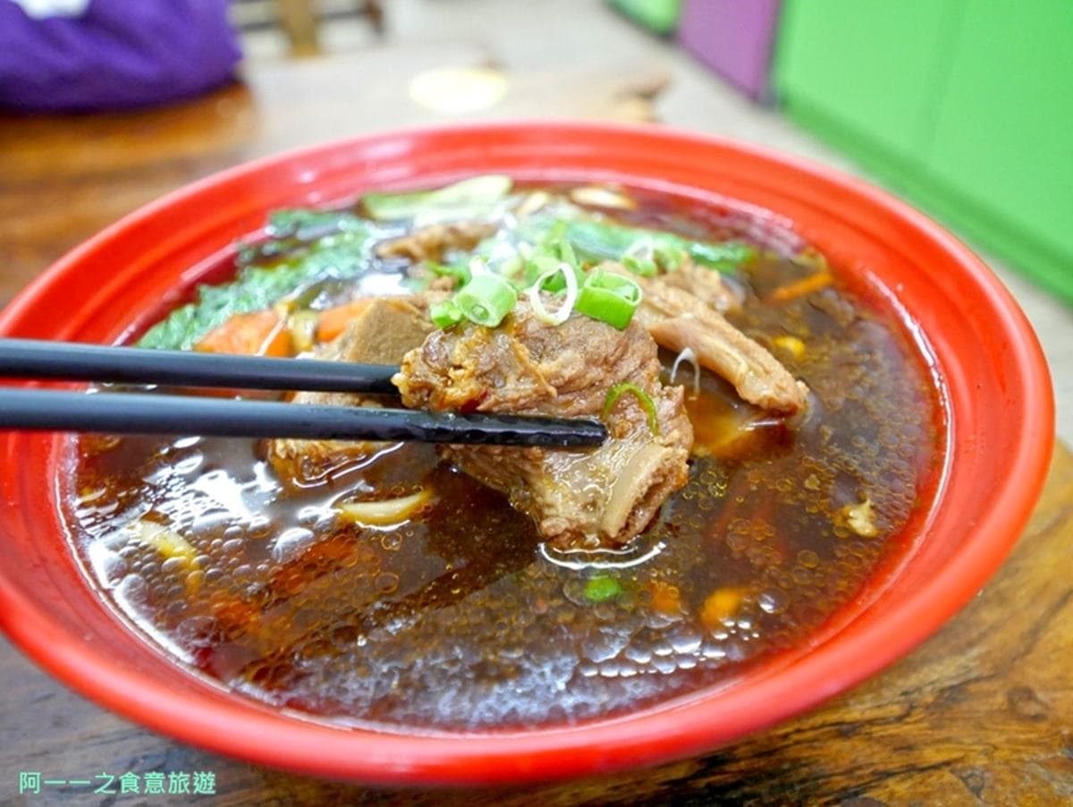 隱藏版超吸睛小吃!打卡必點粉紫色「火龍果捲餅」,爆漿漂漂包邪惡度破表 隱藏版超吸睛小吃!打卡必點粉紫色「火龍果捲餅」,爆漿漂漂包邪惡度破表