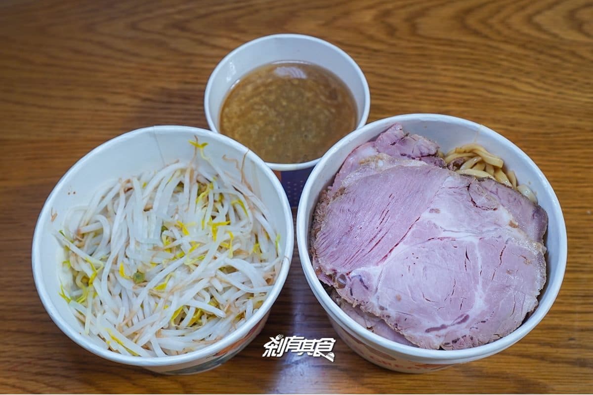 【新開店】堆成小山!超狂拉麵爽嗑「爆量叉燒+豆芽」,珠貝鹽味吃得到2款「雞叉燒」 【新開店】堆成小山!超狂拉麵爽嗑「爆量叉燒+豆芽」,珠貝鹽味吃得到2款「雞叉燒」