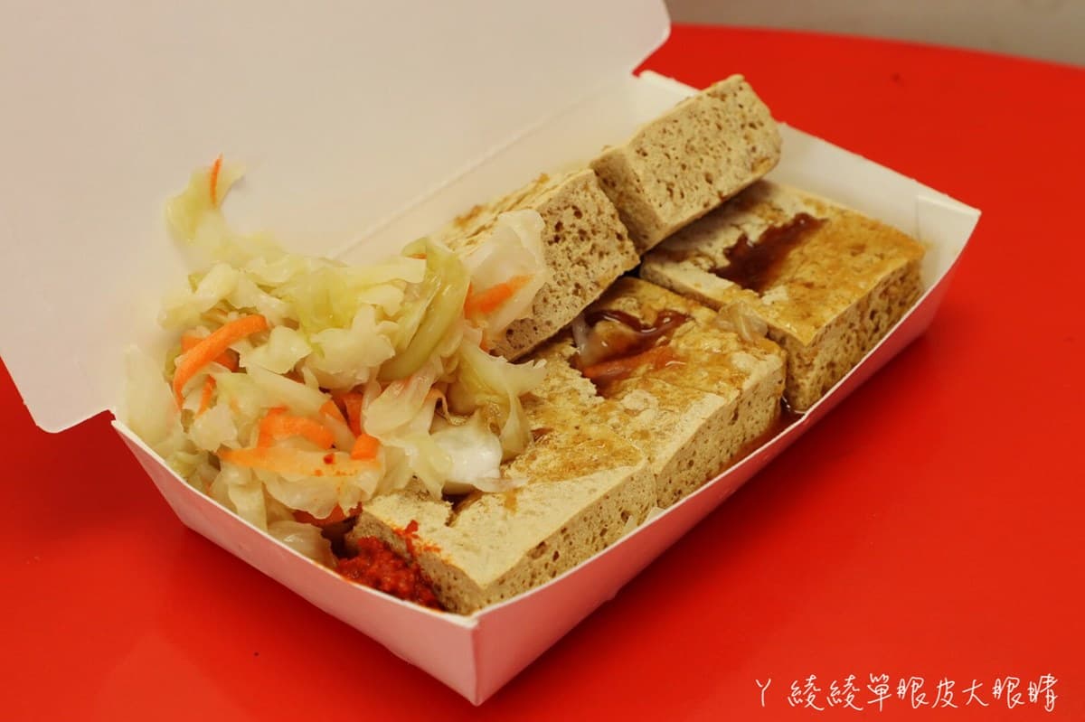 【新開店】必加祕方辣醬!酥脆臭豆腐「薄皮」口感像吃雞蛋糕,搭滿料小腸豬血湯更對味 【新開店】必加祕方辣醬!酥脆臭豆腐「薄皮」口感像吃雞蛋糕,搭滿料小腸豬血湯更對味