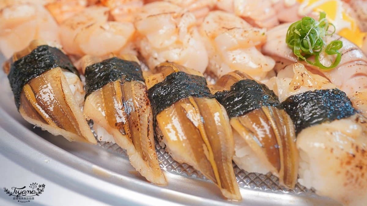 滿滿32貫!浮誇「壽司餐盒」吃得到親子鮭魚、明太子鮪魚,炙燒系列必嗑北海道干貝 滿滿32貫!浮誇「壽司餐盒」吃得到親子鮭魚、明太子鮪魚,炙燒系列必嗑北海道干貝