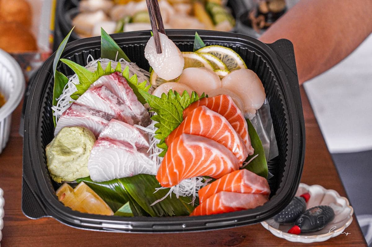 8折開嗑!限量「父親節日料餐」吃得到活麵包蟹、干貝捲,舒肥烤半雞一咬噴汁也必嘗 8折開嗑!限量「父親節日料餐」吃得到活麵包蟹、干貝捲,舒肥烤半雞一咬噴汁也必嘗