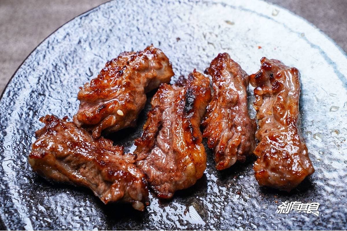 人氣燒肉內用升級!自助吧改送餐式還有「專人代烤」,必點「雙人套餐」1次爽嗑6種肉 人氣燒肉內用升級!自助吧改送餐式還有「專人代烤」,必點「雙人套餐」1次爽嗑6種肉