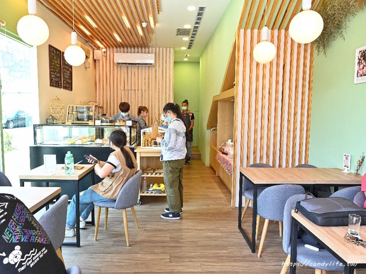 1顆只要10元!「手作司康」先嗑濃郁泰奶、抹茶口味,鹹點必嘗「金沙豆腐派」 1顆只要10元!「手作司康」先嗑濃郁泰奶、抹茶口味,鹹點必嘗「金沙豆腐派」