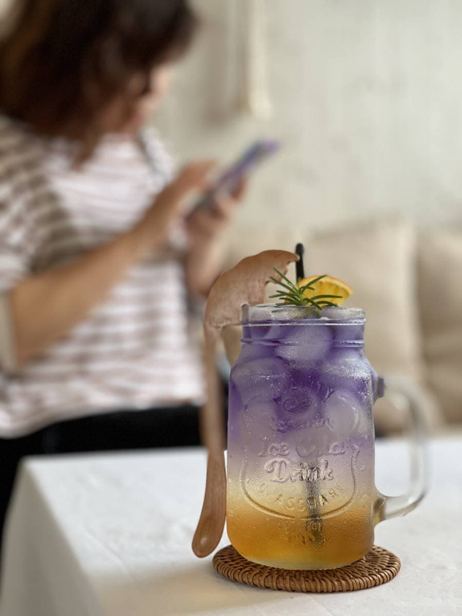 閨蜜新據點!明星打卡「咖啡廳」怎麼拍都網美,必點醬烤牛小排飯、鳳梨造型調酒 閨蜜新據點!明星打卡「咖啡廳」怎麼拍都網美,必點醬烤牛小排飯、鳳梨造型調酒