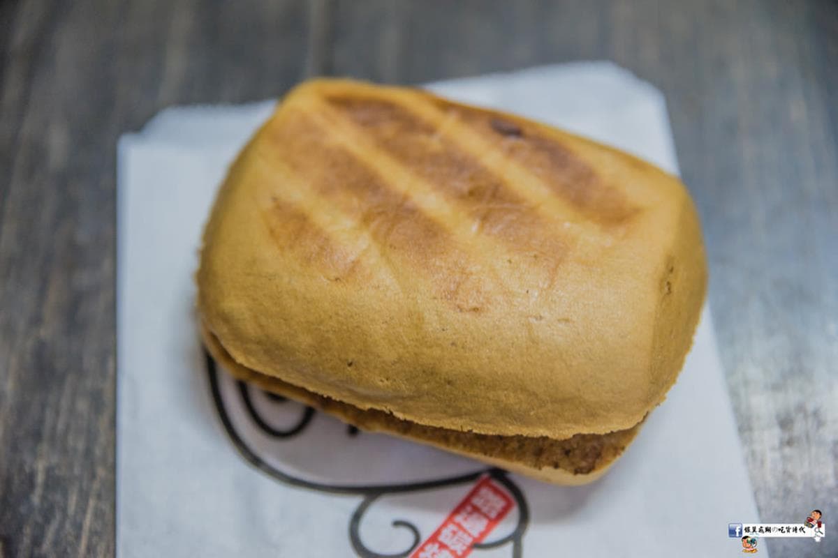 想吃要有耐心!現點現做「烤饅頭」多達12種口味,必嘗鹹甜香蕉巧克力、微辣玉米肉醬 想吃要有耐心!現點現做「烤饅頭」多達12種口味,必嘗鹹甜香蕉巧克力、微辣玉米肉醬