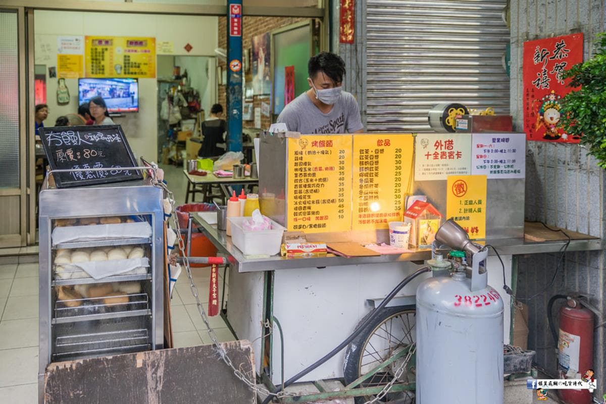想吃要有耐心!現點現做「烤饅頭」多達12種口味,必嘗鹹甜香蕉巧克力、微辣玉米肉醬 想吃要有耐心!現點現做「烤饅頭」多達12種口味,必嘗鹹甜香蕉巧克力、微辣玉米肉醬