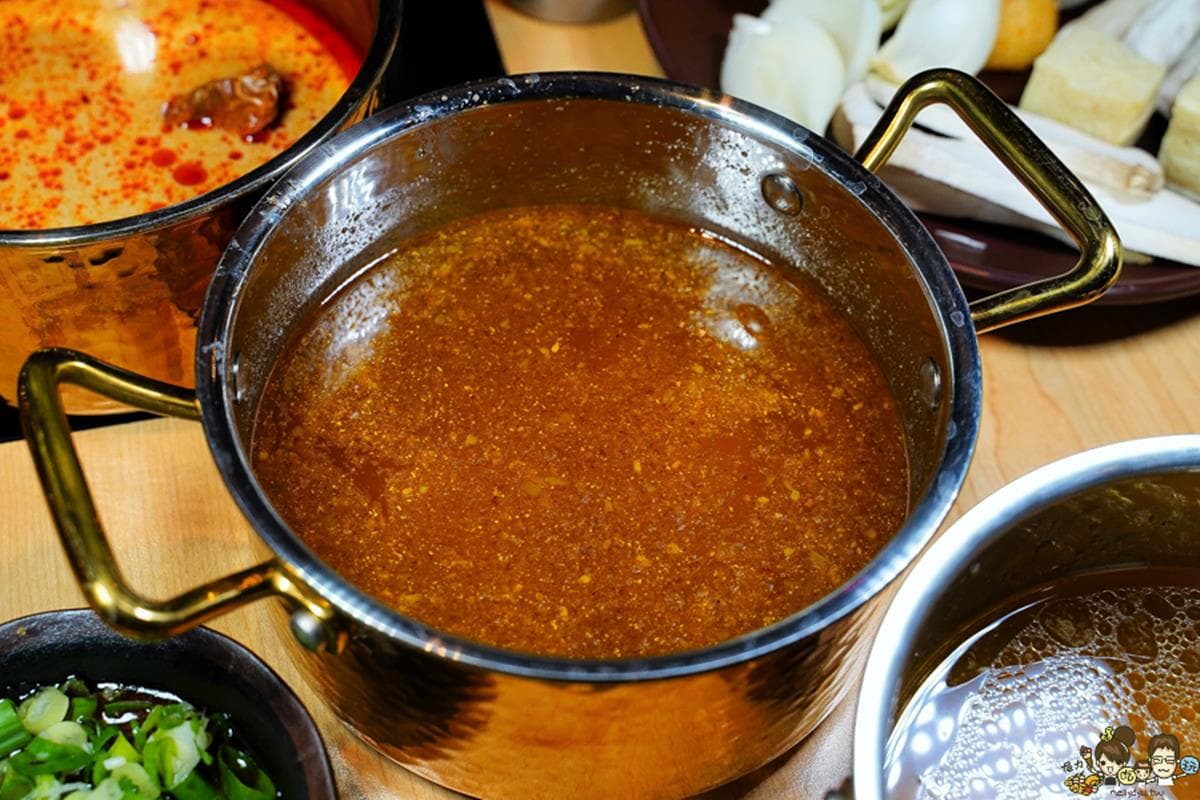 水水嗑鍋首選!吃到飽鍋物必拍「網美叢林系」裝潢,板腱和牛涮「祕製麻奶湯」超唰嘴 水水嗑鍋首選!吃到飽鍋物必拍「網美叢林系」裝潢,板腱和牛涮「祕製麻奶湯」超唰嘴