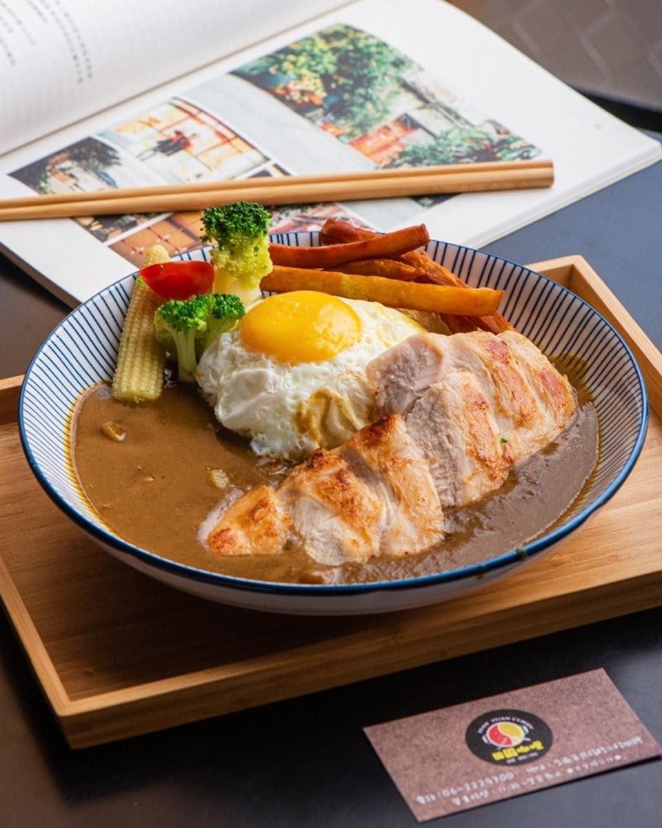 不怕吃不飽!獨門祕製「混醬咖哩」加飯不用錢,超酥脆唐揚炸雞冷掉也好吃 不怕吃不飽!獨門祕製「混醬咖哩」加飯不用錢,超酥脆唐揚炸雞冷掉也好吃
