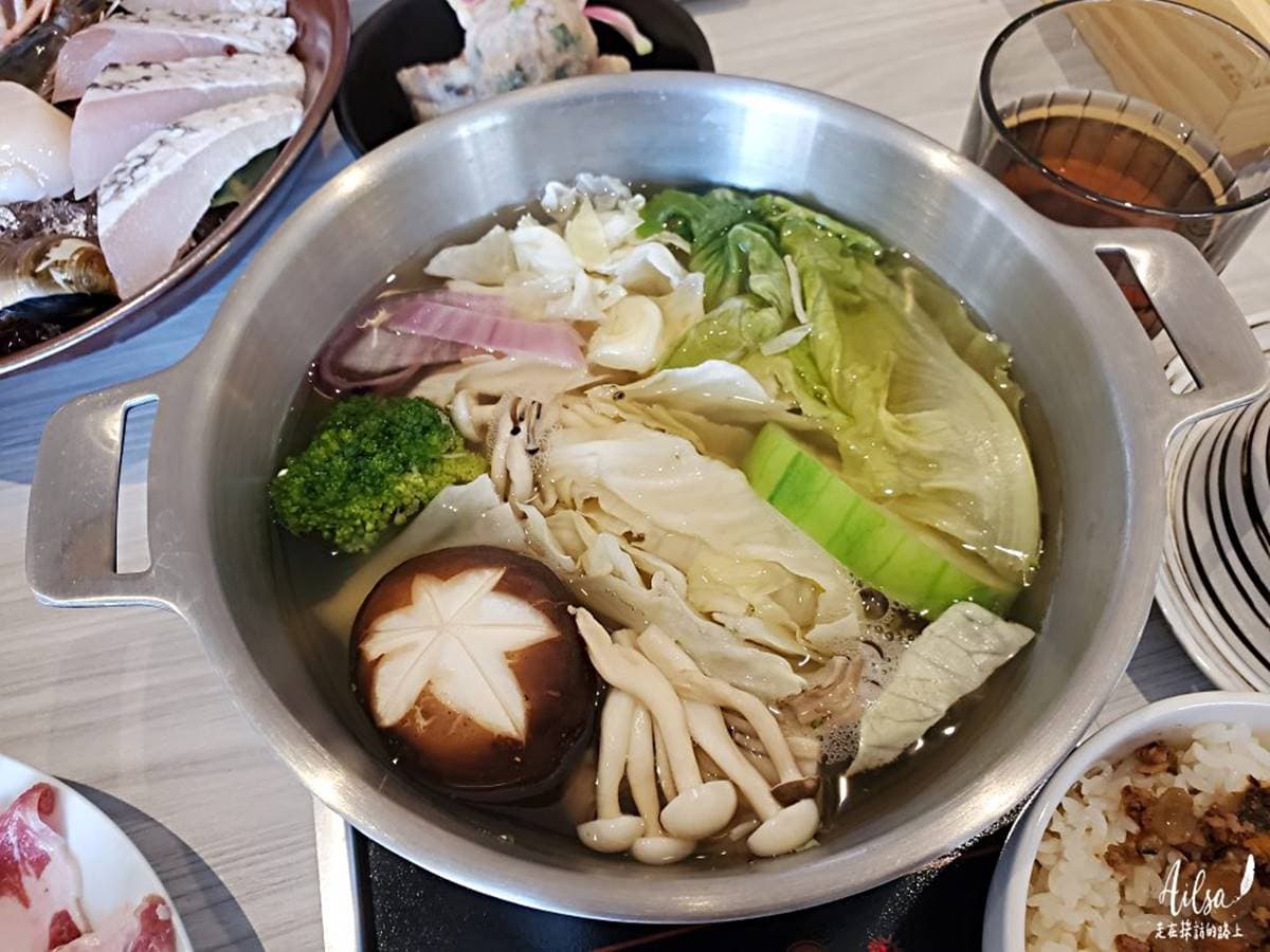 水水快筆記!美拍系鍋物打卡網美3牆、野餐感座位,必點「基隆馬卡龍」、大分量海陸餐 水水快筆記!美拍系鍋物打卡網美3牆、野餐感座位,必點「基隆馬卡龍」、大分量海陸餐