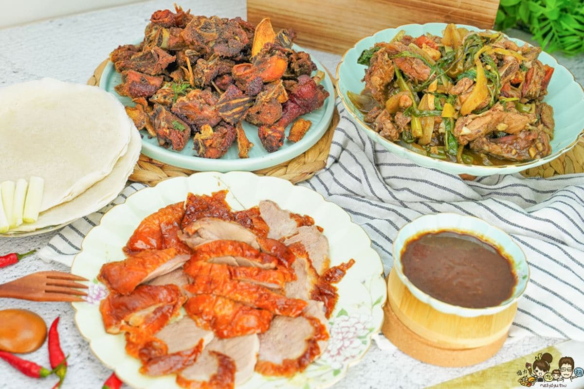 每天限量供應!超人氣「炭火烤鴨」吃得到鮮嫩肉汁,重口味必嗑香脆「招牌鹹酥鴨」 每天限量供應!超人氣「炭火烤鴨」吃得到鮮嫩肉汁,重口味必嗑香脆「招牌鹹酥鴨」
