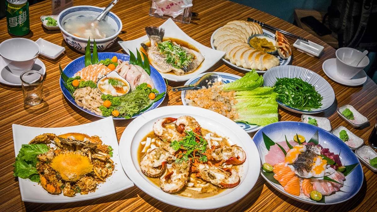 自家漁船捕撈!市區海鮮料理比漁港還便宜,超澎派6人餐先嗑活體龍蝦、避風塘螃蟹 自家漁船捕撈!市區海鮮料理比漁港還便宜,超澎派6人餐先嗑活體龍蝦、避風塘螃蟹
