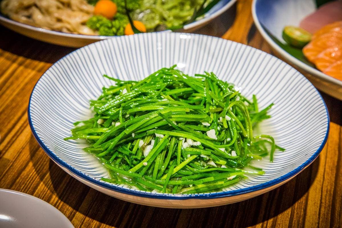 自家漁船捕撈!市區海鮮料理比漁港還便宜,超澎派6人餐先嗑活體龍蝦、避風塘螃蟹 自家漁船捕撈!市區海鮮料理比漁港還便宜,超澎派6人餐先嗑活體龍蝦、避風塘螃蟹