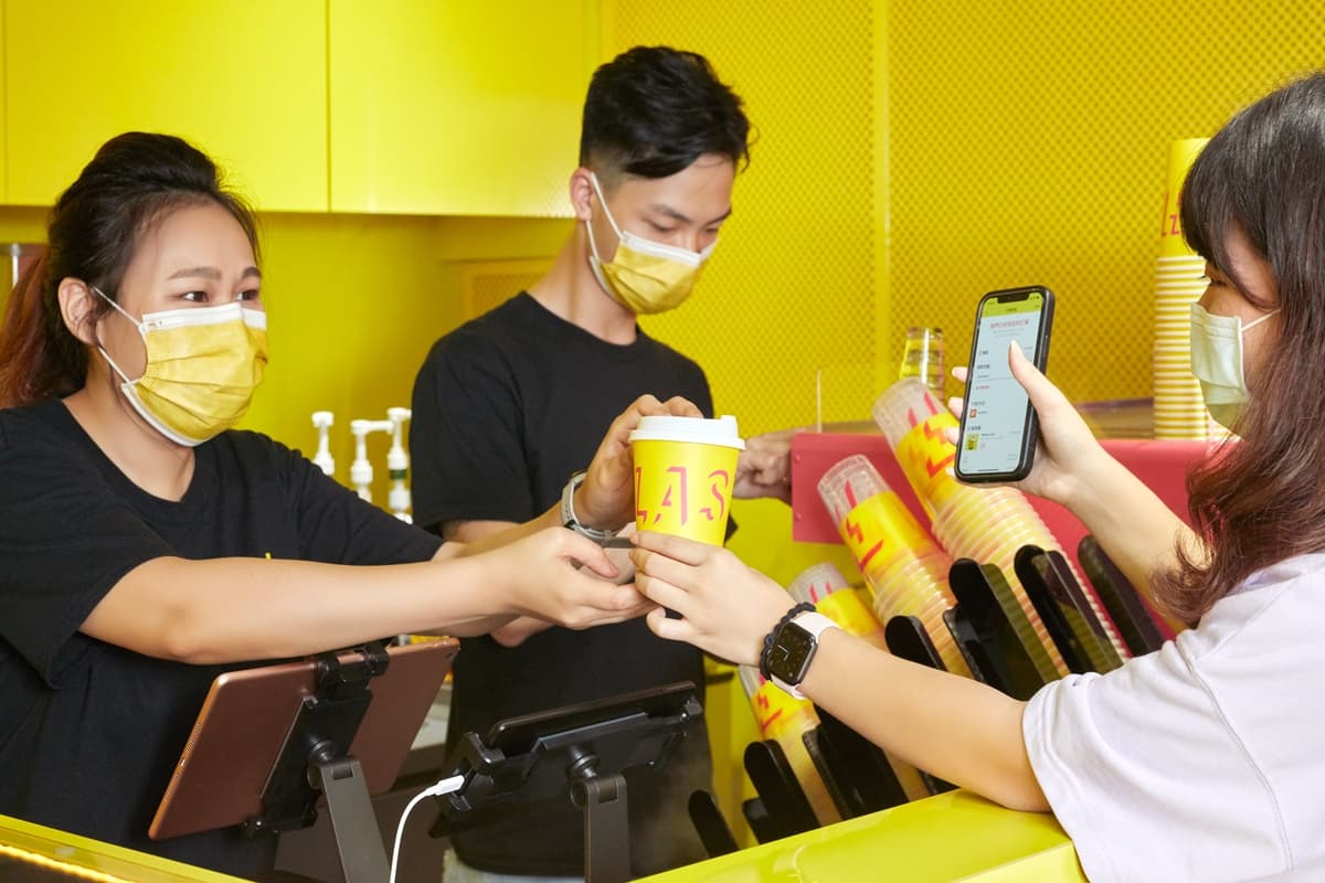【新開店】連續14天買一送一!新加坡「Flash Coffee」首登台開在這,桂花拿鐵、瓶裝咖啡搶喝 【新開店】連續14天買一送一!新加坡「Flash Coffee」首登台開在這,桂花拿鐵、瓶裝咖啡搶喝