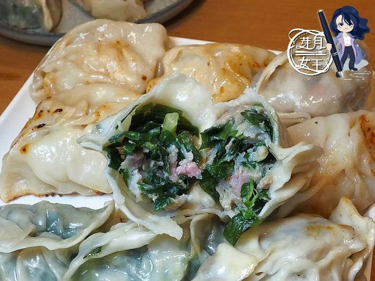 想吃先預訂!巨無霸「港式煎餃」吃4顆就會飽,經典高麗菜內餡一咬就噴汁 想吃先預訂!巨無霸「港式煎餃」吃4顆就會飽,經典高麗菜內餡一咬就噴汁