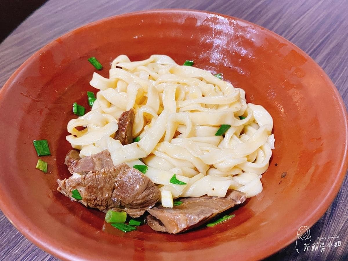 道地湖南料理!「豬肉蛋香麵」湯頭濃郁超唰嘴,手工「芋頭貢丸」吃得到芋泥、芋頭絲 道地湖南料理!「豬肉蛋香麵」湯頭濃郁超唰嘴,手工「芋頭貢丸」吃得到芋泥、芋頭絲