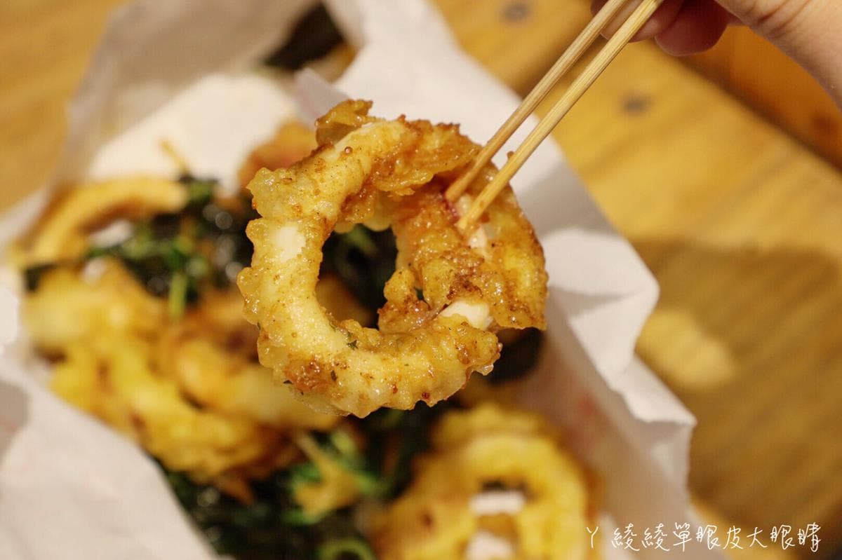 【新開店】晚來吃不到!暴紅祕製「重量級雞排」外酥內噴汁,爆漿龍蝦球、芋泥丸也必嗑 【新開店】晚來吃不到!暴紅祕製「重量級雞排」外酥內噴汁,爆漿龍蝦球、芋泥丸也必嗑