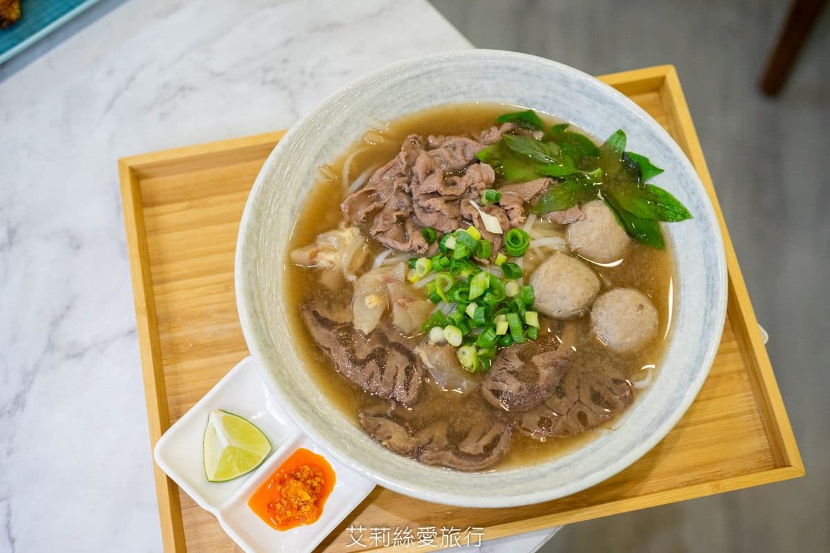 【新開店】5星好評越料!必點慢燉14小時牛肉河粉,越南媽媽「私房香料」入湯更對味 【新開店】5星好評越料!必點慢燉14小時牛肉河粉,越南媽媽「私房香料」入湯更對味