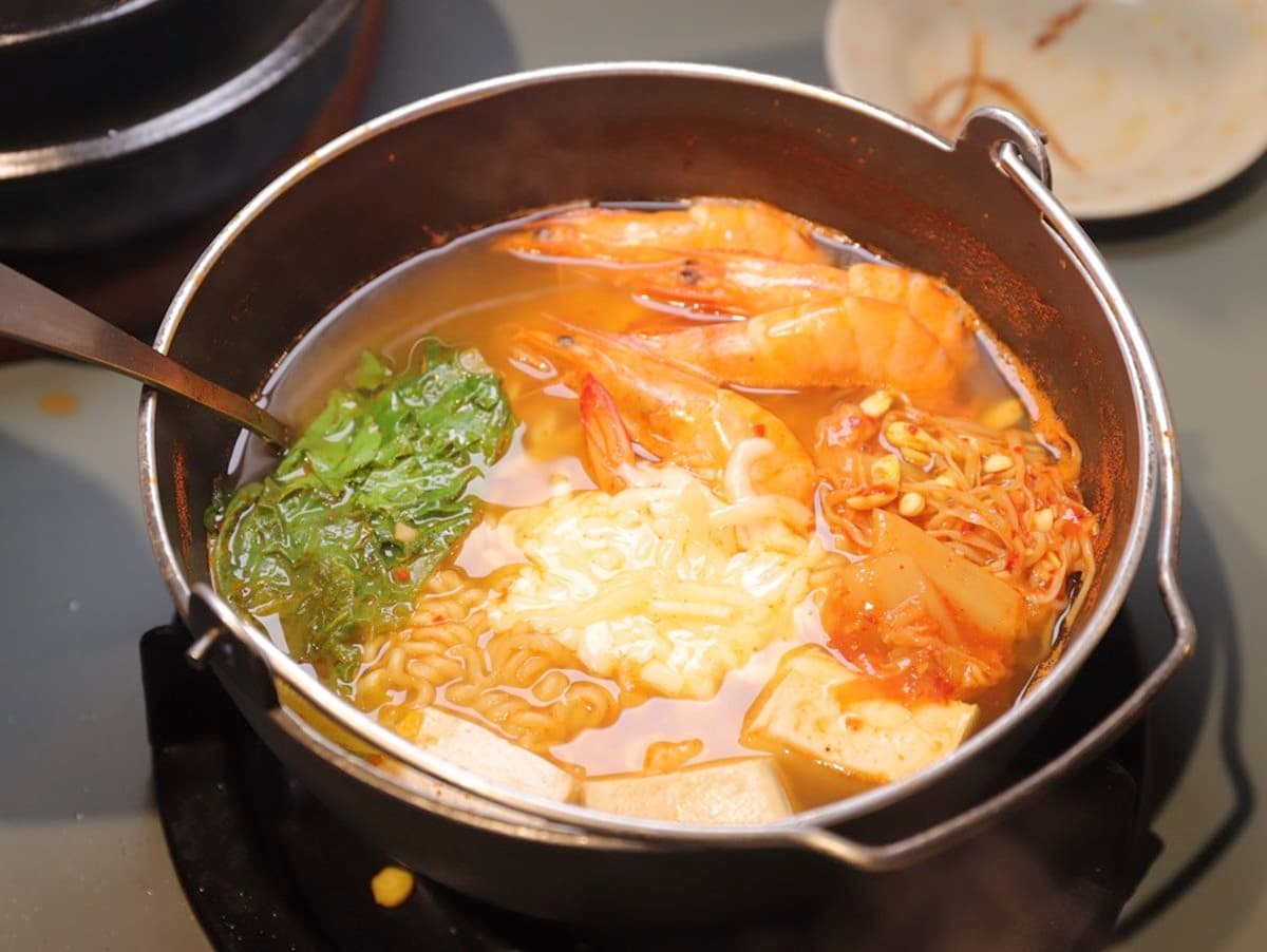 【新開店】CP值超高!道地「韓式烤肉+火鍋」吃到飽只要398元,先嗑Q嫩三層肉、辣拌麵 【新開店】CP值超高!道地「韓式烤肉+火鍋」吃到飽只要398元,先嗑Q嫩三層肉、辣拌麵