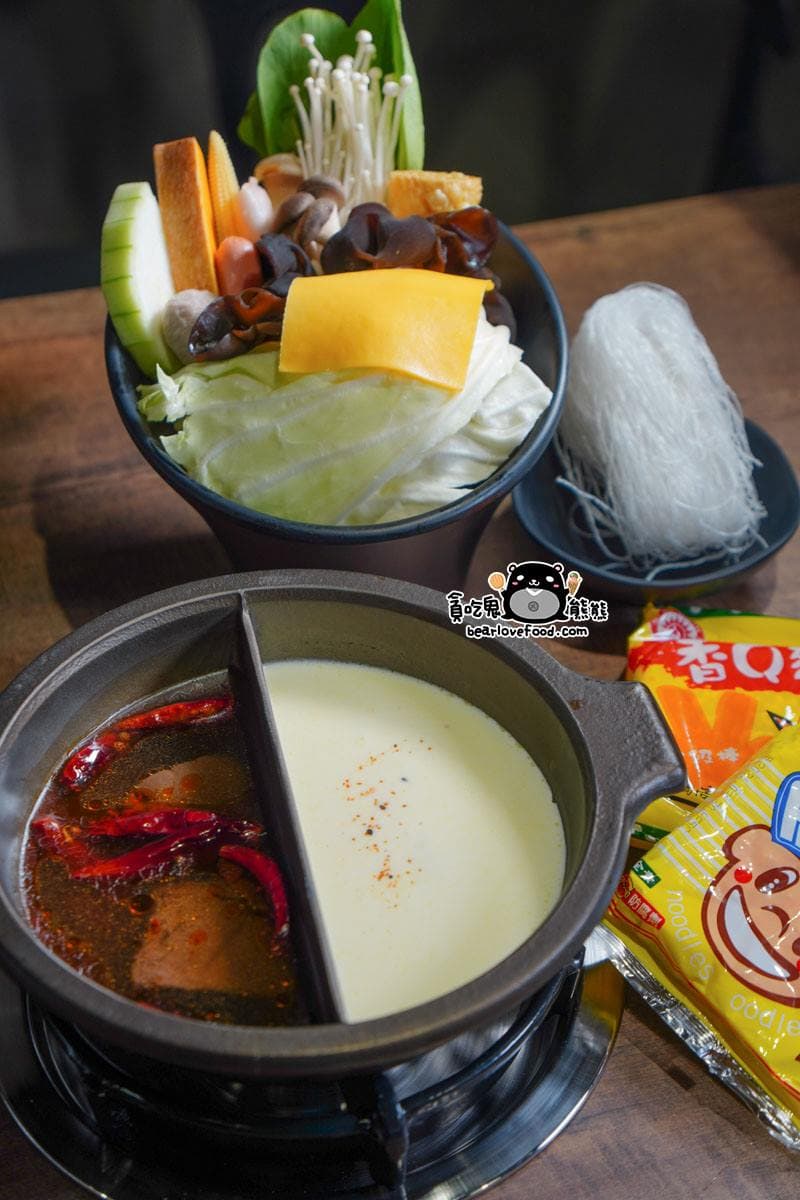 【新開店】1人開嗑!麻辣鴛鴦湯底只要90元,「干貝煲雞鍋」喝得到4種海陸精華 【新開店】1人開嗑!麻辣鴛鴦湯底只要90元,「干貝煲雞鍋」喝得到4種海陸精華