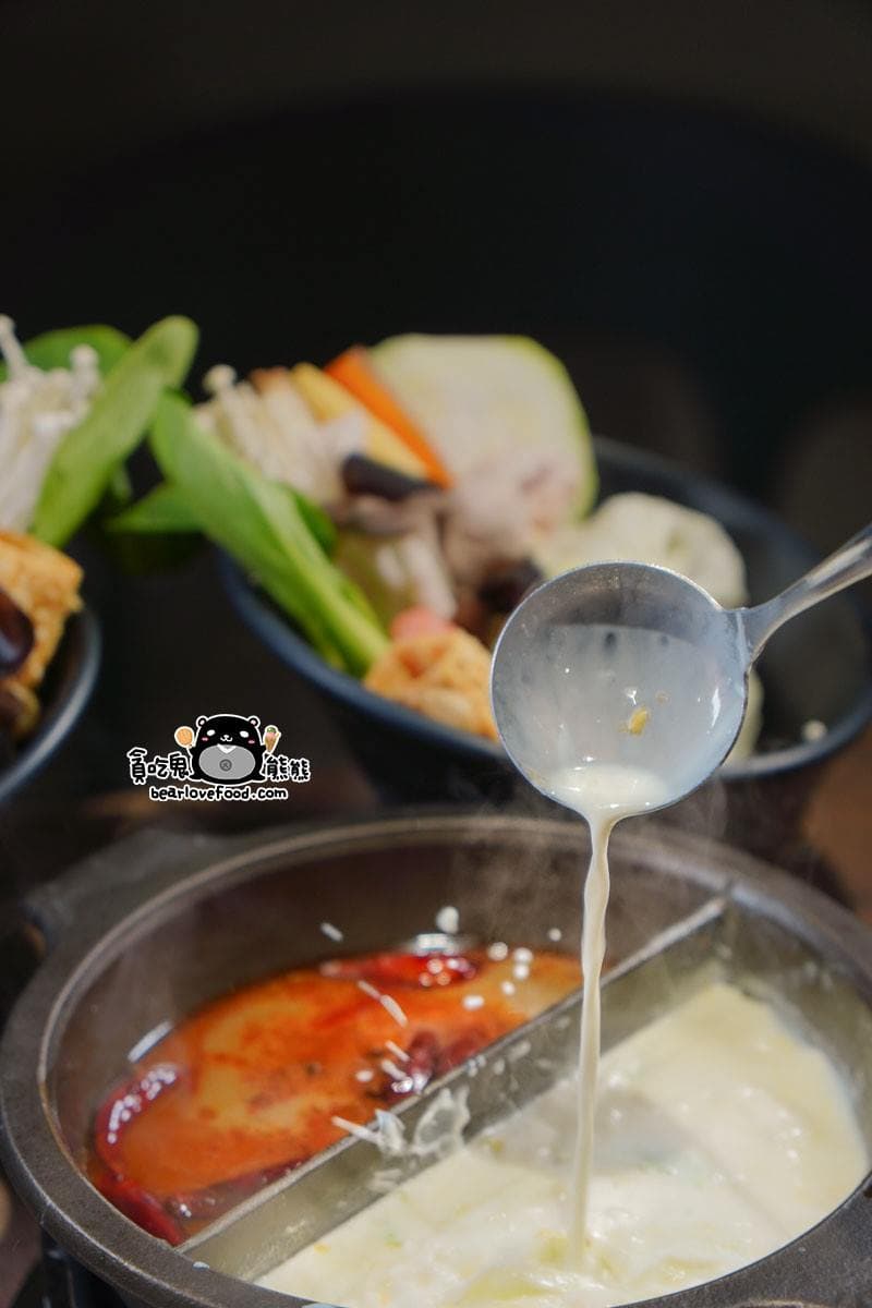 【新開店】1人開嗑!麻辣鴛鴦湯底只要90元,「干貝煲雞鍋」喝得到4種海陸精華 【新開店】1人開嗑!麻辣鴛鴦湯底只要90元,「干貝煲雞鍋」喝得到4種海陸精華